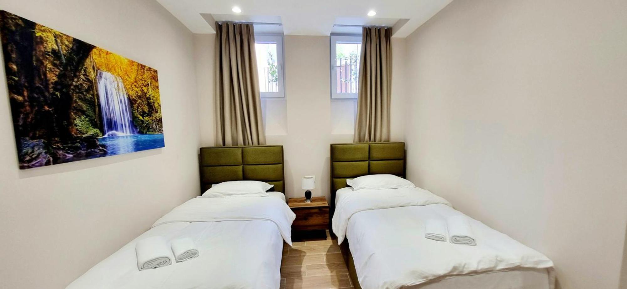 Vila Panto Tiranë Luaran gambar