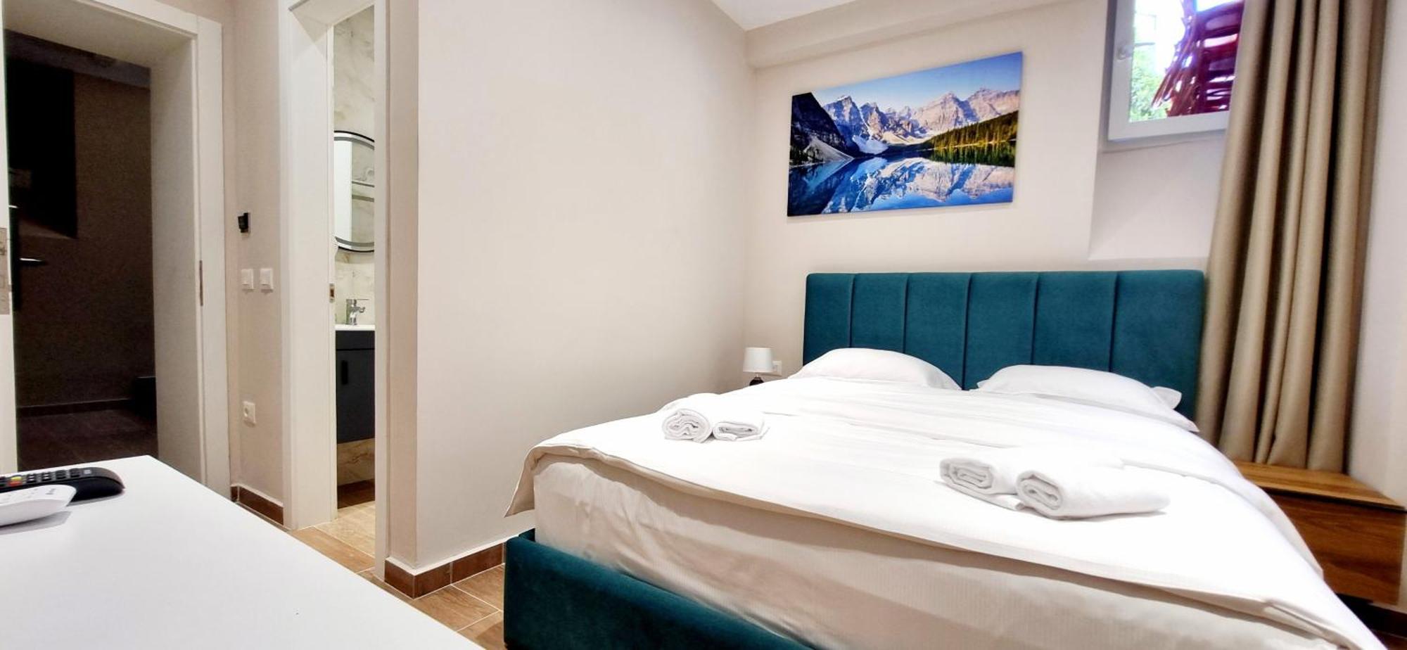 Vila Panto Tiranë Luaran gambar