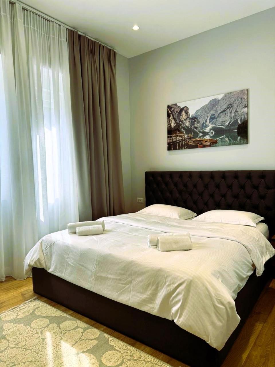 Vila Panto Tiranë Luaran gambar