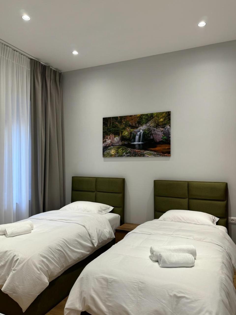 Vila Panto Tiranë Luaran gambar