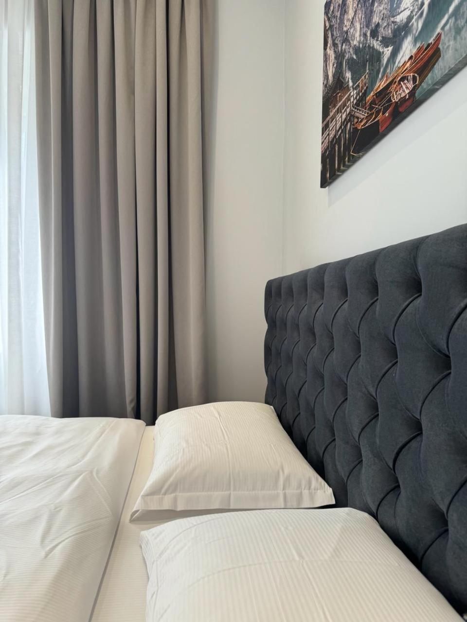 Vila Panto Tiranë Luaran gambar