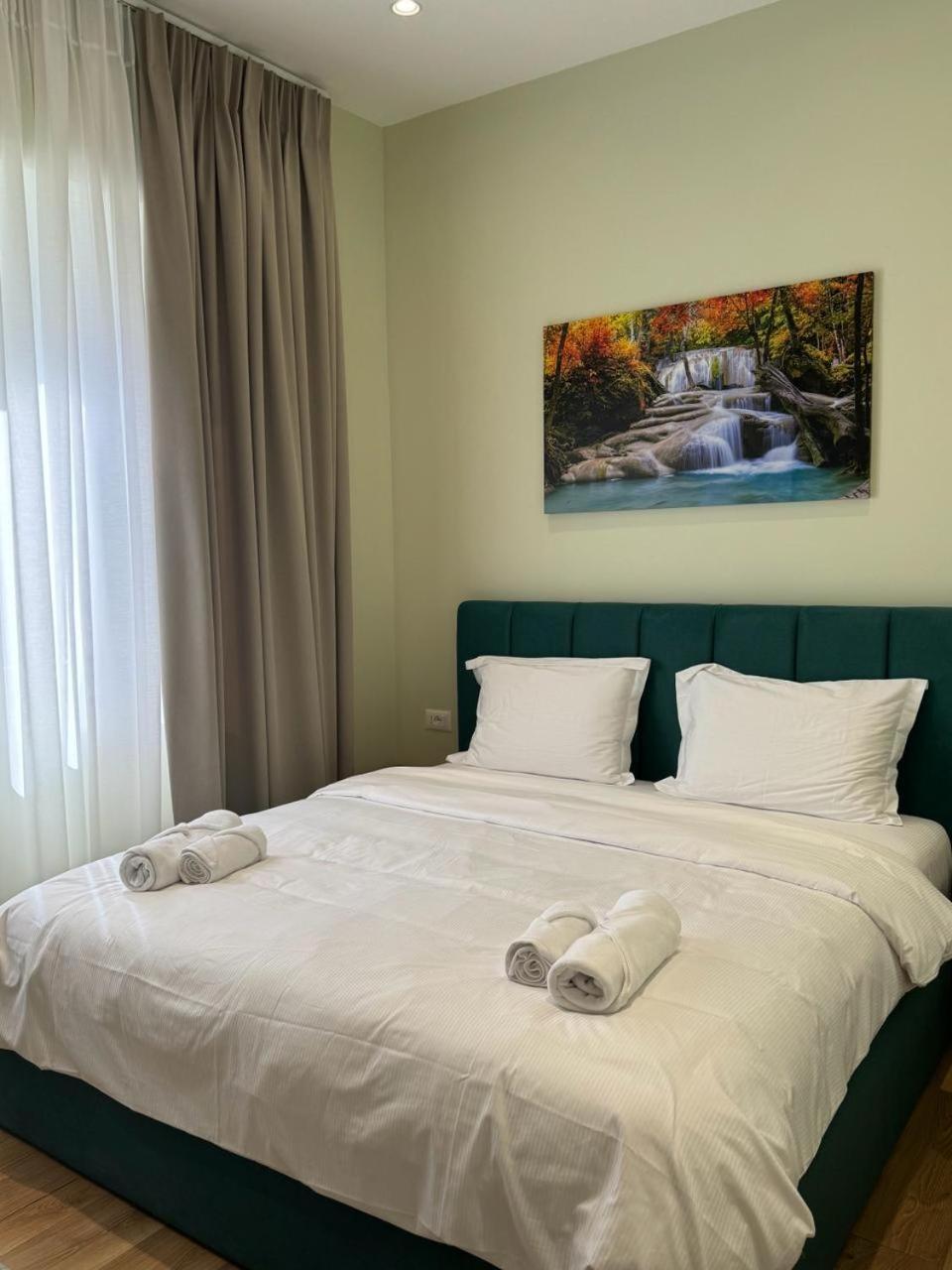 Vila Panto Tiranë Luaran gambar