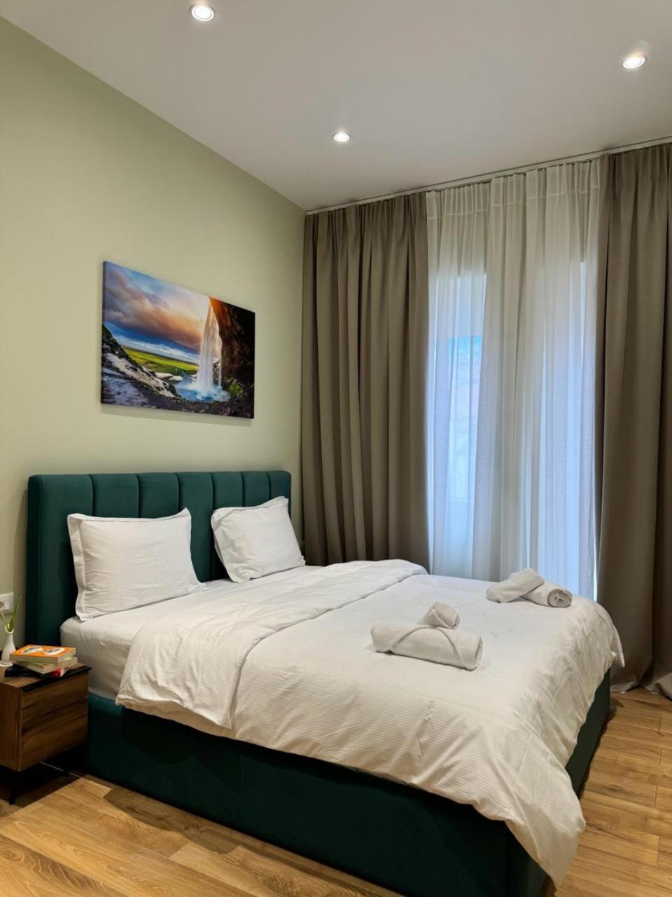 Vila Panto Tiranë Luaran gambar